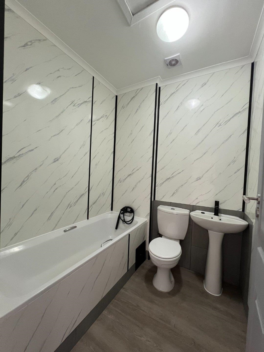 2 Bedroom Property for Sale in Whispering Pines Western Cape